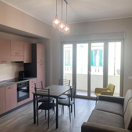 Tripepi Suites เรจโจ ดี คาลาเบีย ภายนอก รูปภาพ