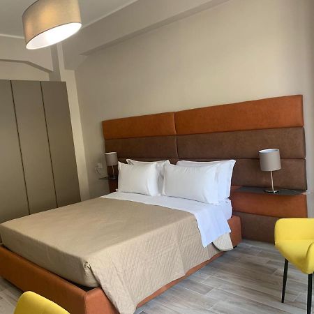 Tripepi Suites เรจโจ ดี คาลาเบีย ภายนอก รูปภาพ