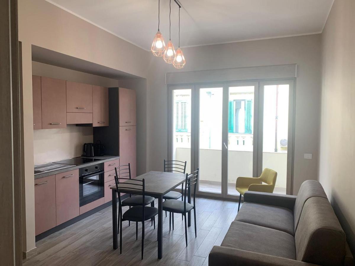 Tripepi Suites เรจโจ ดี คาลาเบีย ภายนอก รูปภาพ