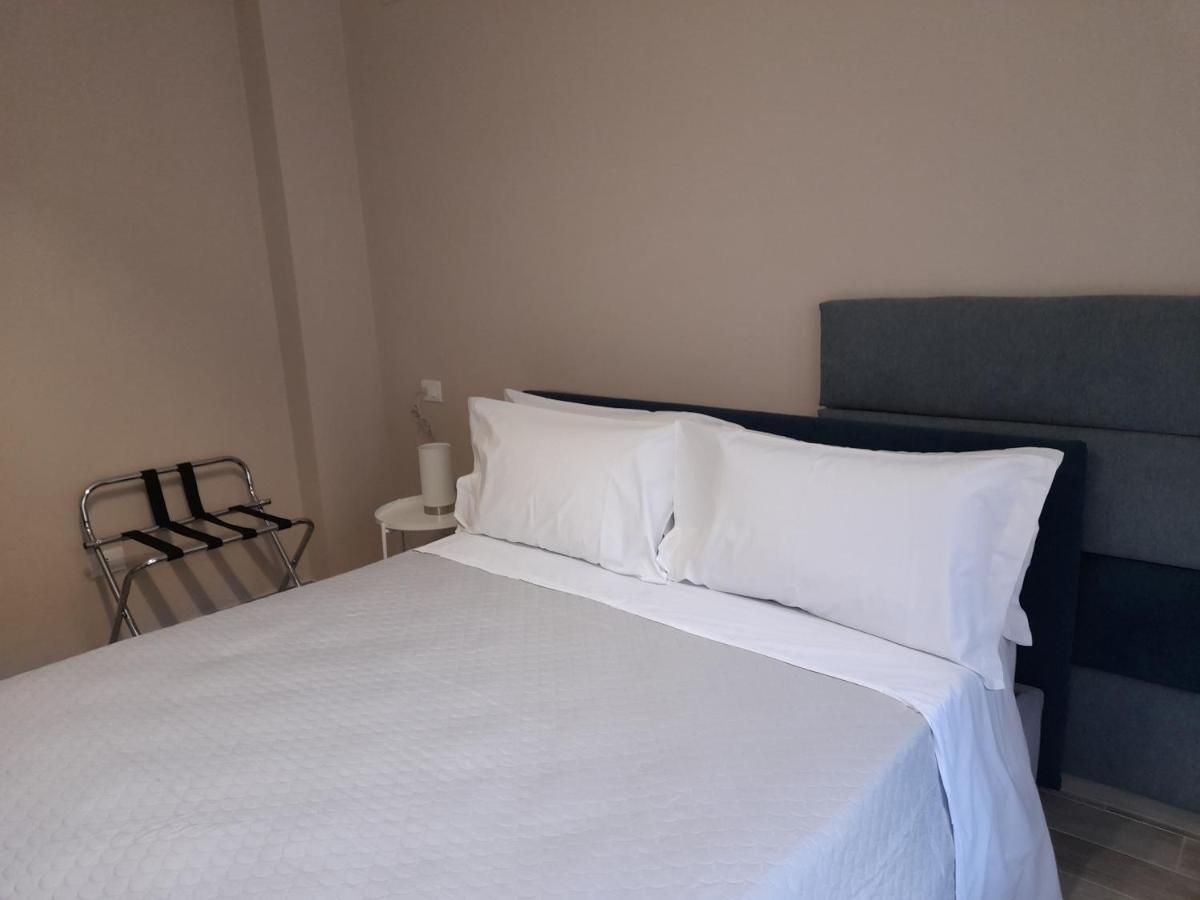 Tripepi Suites เรจโจ ดี คาลาเบีย ภายนอก รูปภาพ